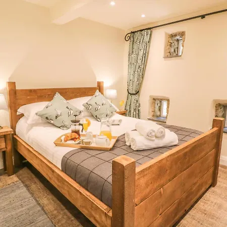Carrholme Settle